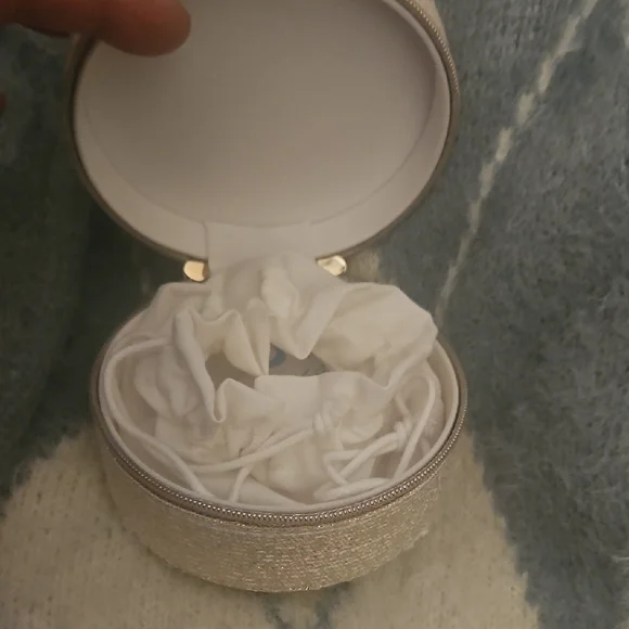 Dior Shimmering Cream Round Coin Holder - Picture 2 of 4